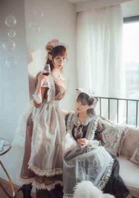 故意打开腿坐公交车让人免费_BD英语免费在线观看